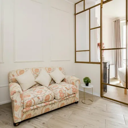 Reva Aparthotel 4*