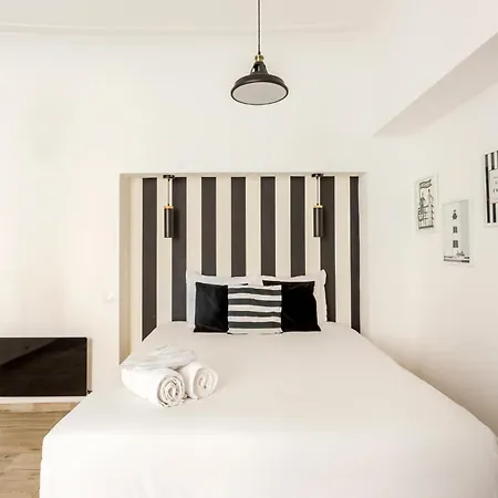 Reva Aparthotel 4*